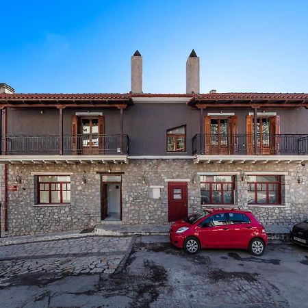 Deluxe Apartments By White Hills Arachova Exterior photo
