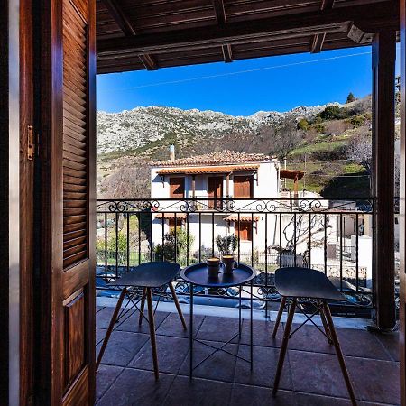 Deluxe Apartments By White Hills Arachova Exterior photo