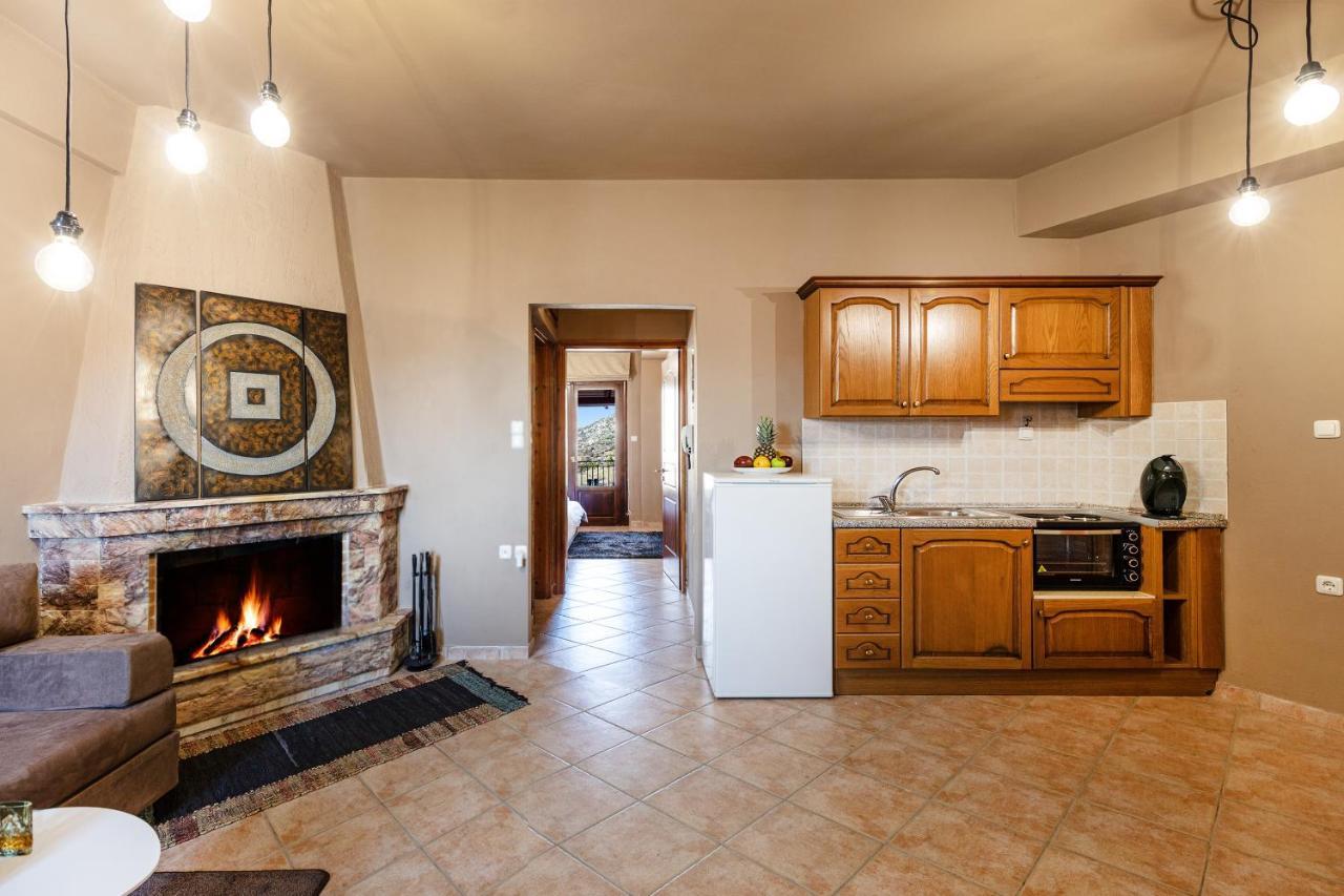 Deluxe Apartments By White Hills Arachova Exterior photo